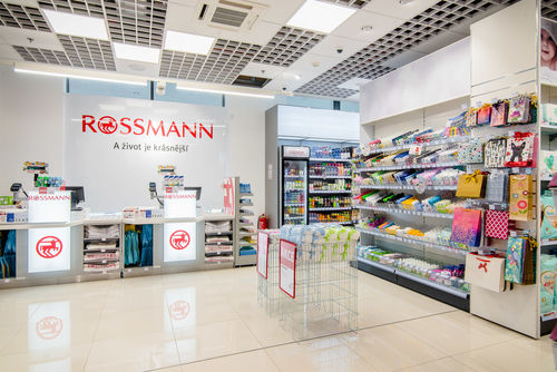 ROSSMANN Praha Churchill1